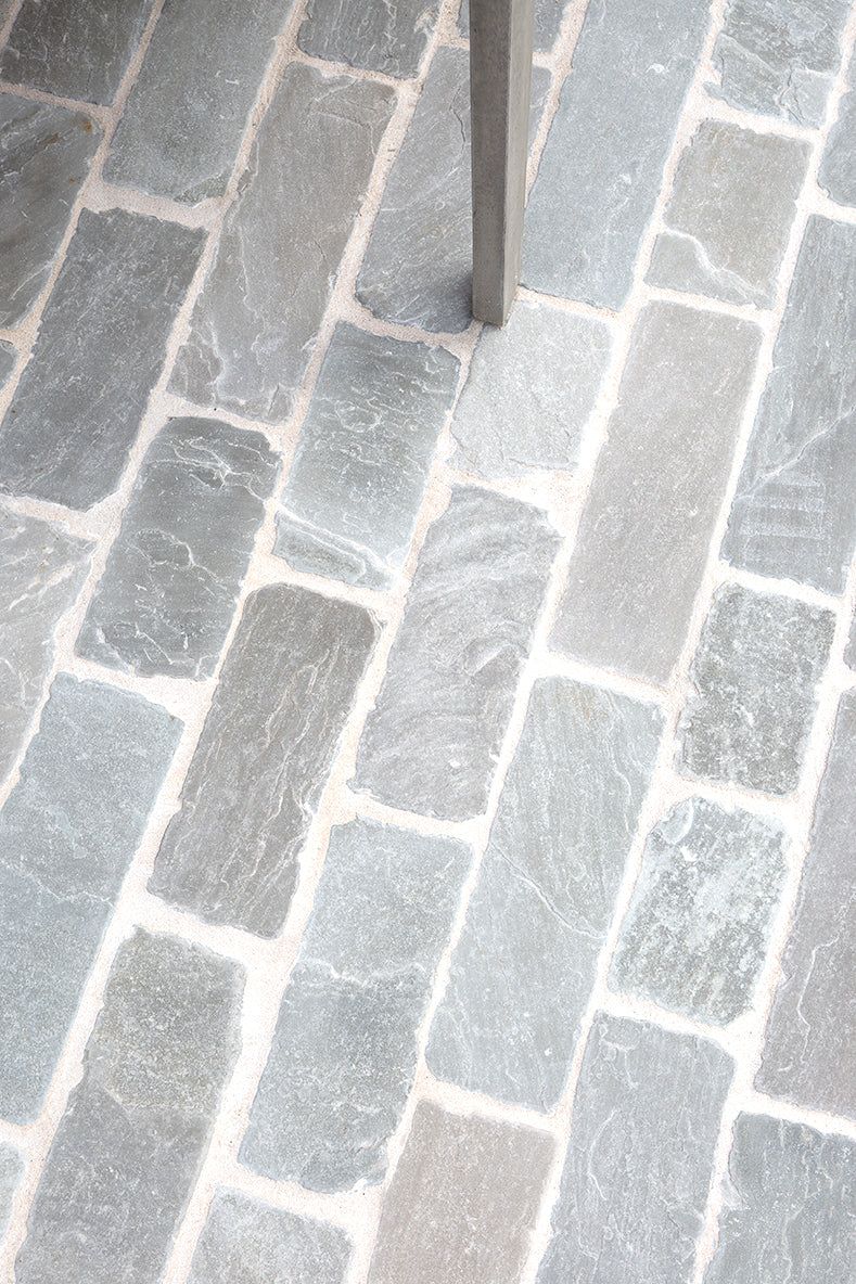 Cobbles provide a traditional looking and hard-wearing surface for driveways, patio’s and paths. They offer an aesthetic appeal, are easy to maintain and come in a wide range of options.